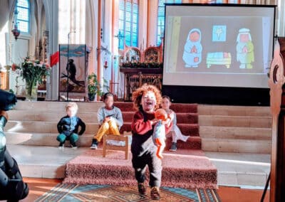 Rode krullen en baby Jezus